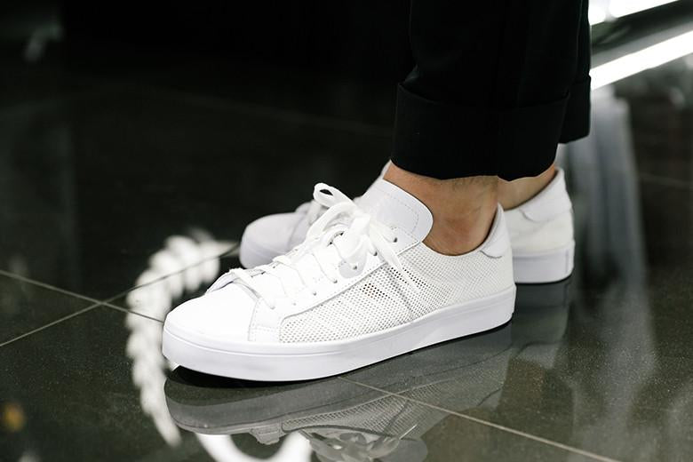 Adidas white court vantage Outlet