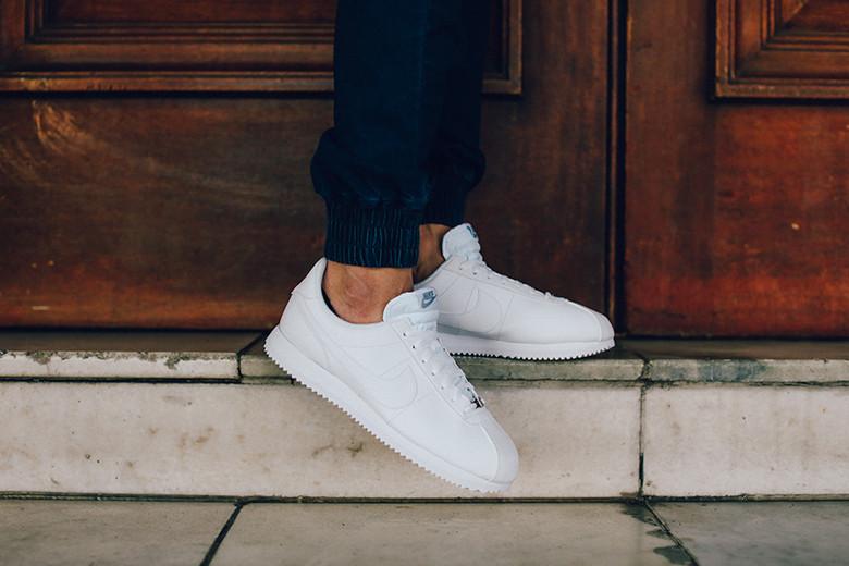 Nike cortez on feet white Clearance