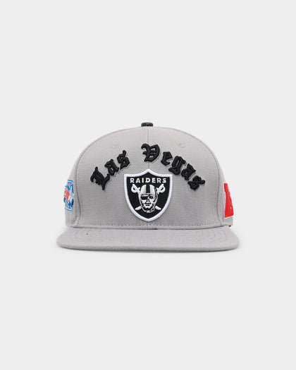 Pro Standard Las Vegas Raiders Old English Wool Snapback Grey