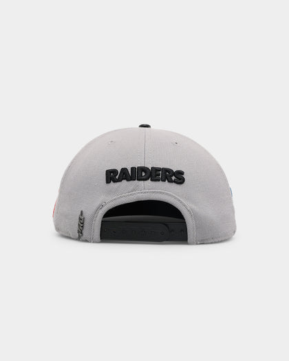 Pro Standard Las Vegas Raiders Old English Wool Snapback Grey