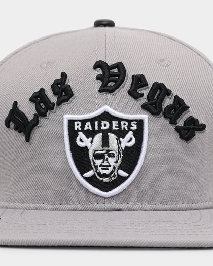 Pro Standard Las Vegas Raiders Old English Wool Snapback Grey