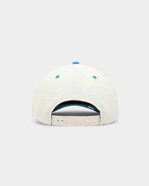 Mitchell & Ness Charlotte Hornets Team Script OG Snapback Vintage Cream