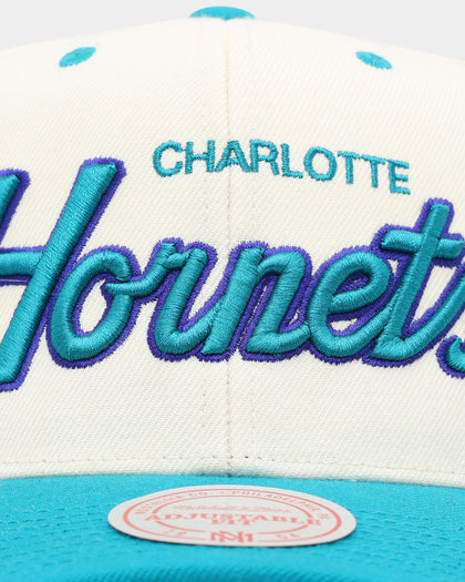 Mitchell & Ness Charlotte Hornets Team Script OG Snapback Vintage Cream
