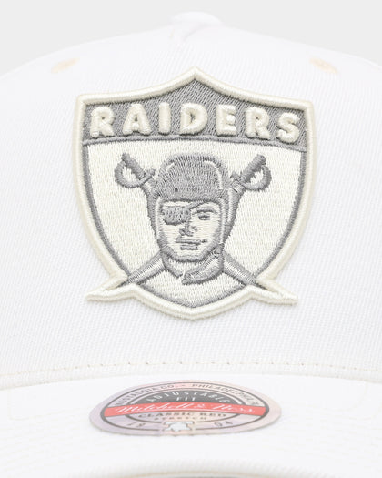Mitchell & Ness Las Vegas Raiders 'State Of Mind' Snapback Vintage White