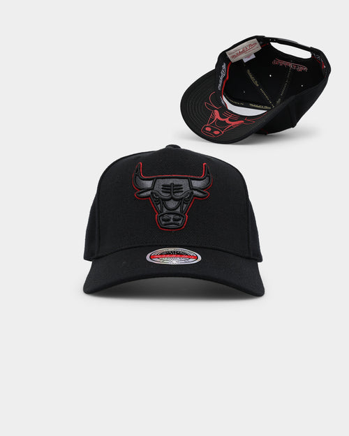 Mitchell & Ness Chicago Bulls 'Team Outline' Classic Red Snapback Black