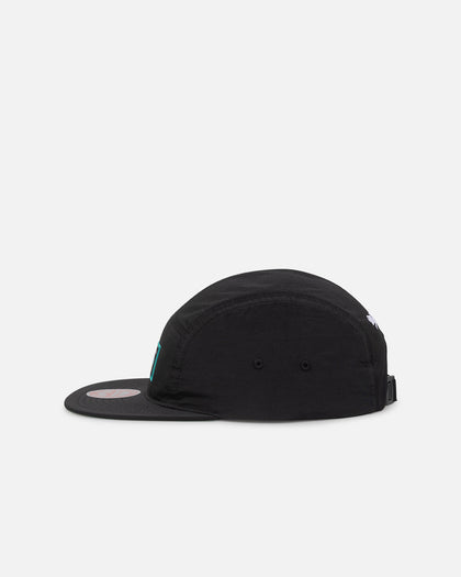 Mitchell & Ness San Antonio Spurs Team Logo Camper Strapback Black