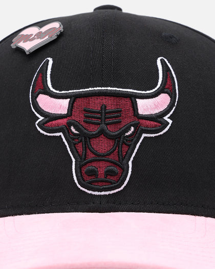 Mitchell & Ness Chicago Bulls 'Love & Devotion' Snapback Black/Pink