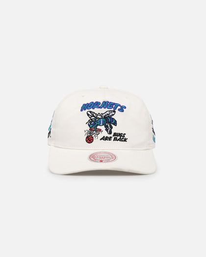 Mitchell & Ness Charlotte Hornets Bug Backer Deadstock Snapback White