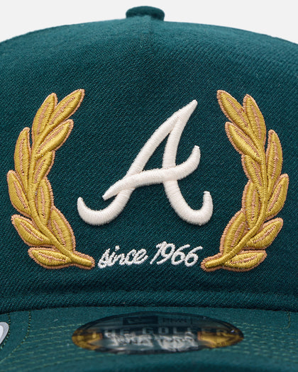 New Era Atlanta Braves 'Heritage Golf' Pre-Curved Golfer Snapback Cilantro Green