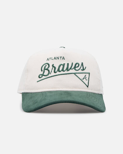 New Era Atlanta Braves 'Heritage Golf' Pre-Curved Golfer Snapback Chrome White