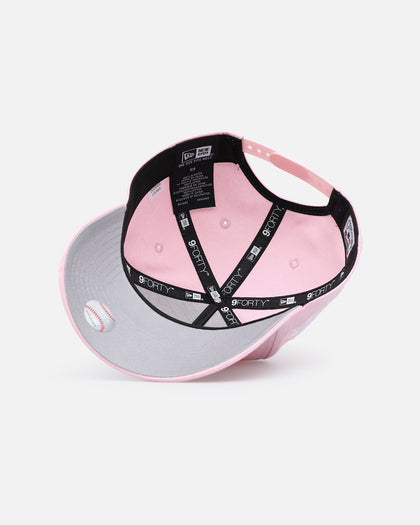 New Era New York Yankees 'Polychromatic' 9FORTY A-Frame Snapback Pink