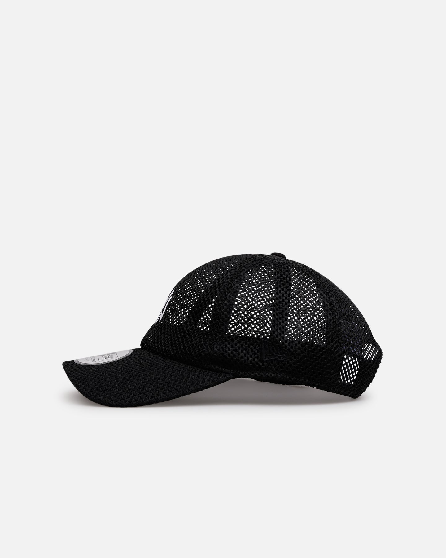 New Era New York Yankees 'Black Mesh' Casual Classic Strapback
