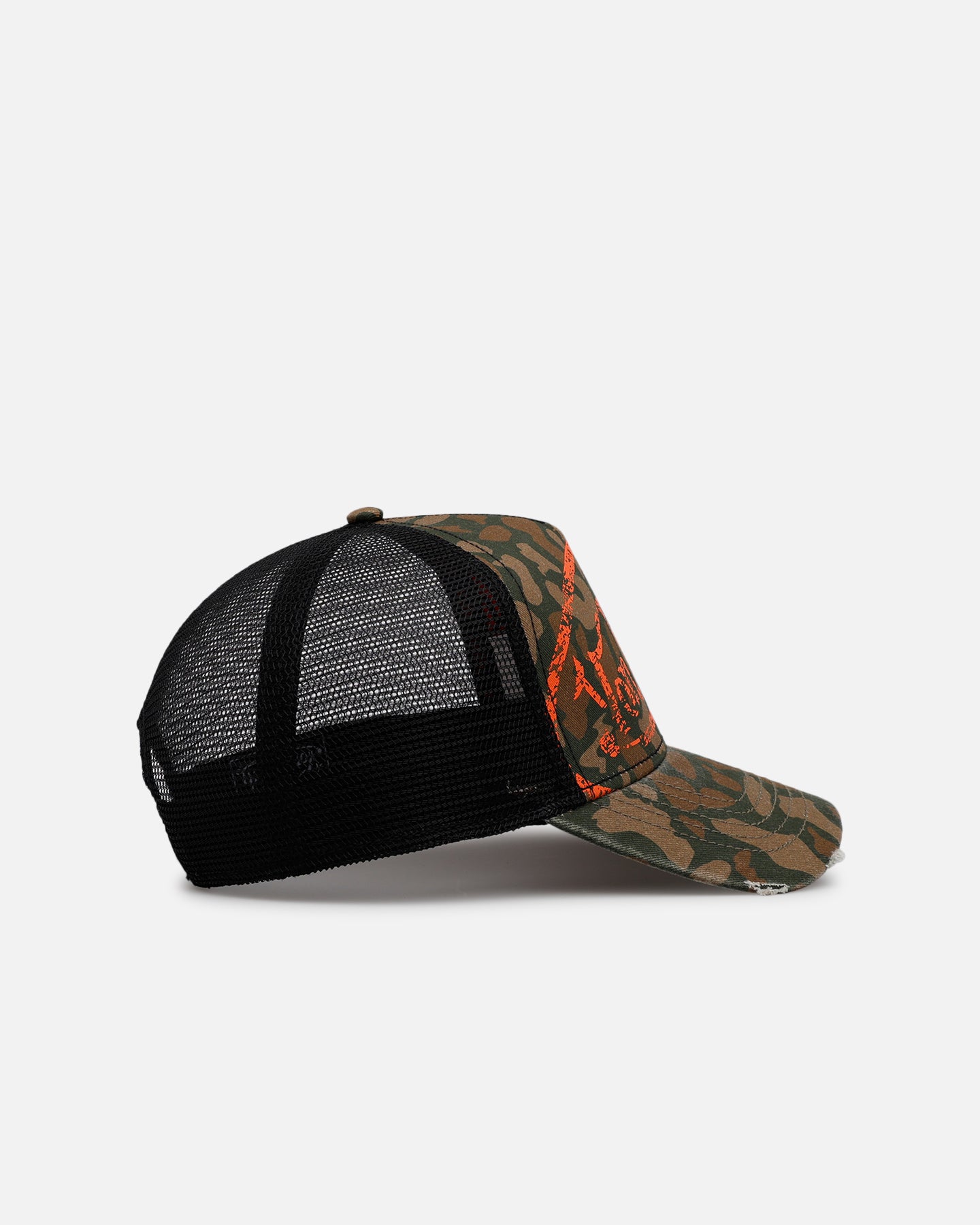 Von Dutch Oval Logo Trucker Snapback Camo | Culture Kings US