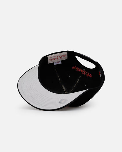 Mitchell & Ness Philadelphia 76ers 'Old English' Caddy Fit Snapback Black
