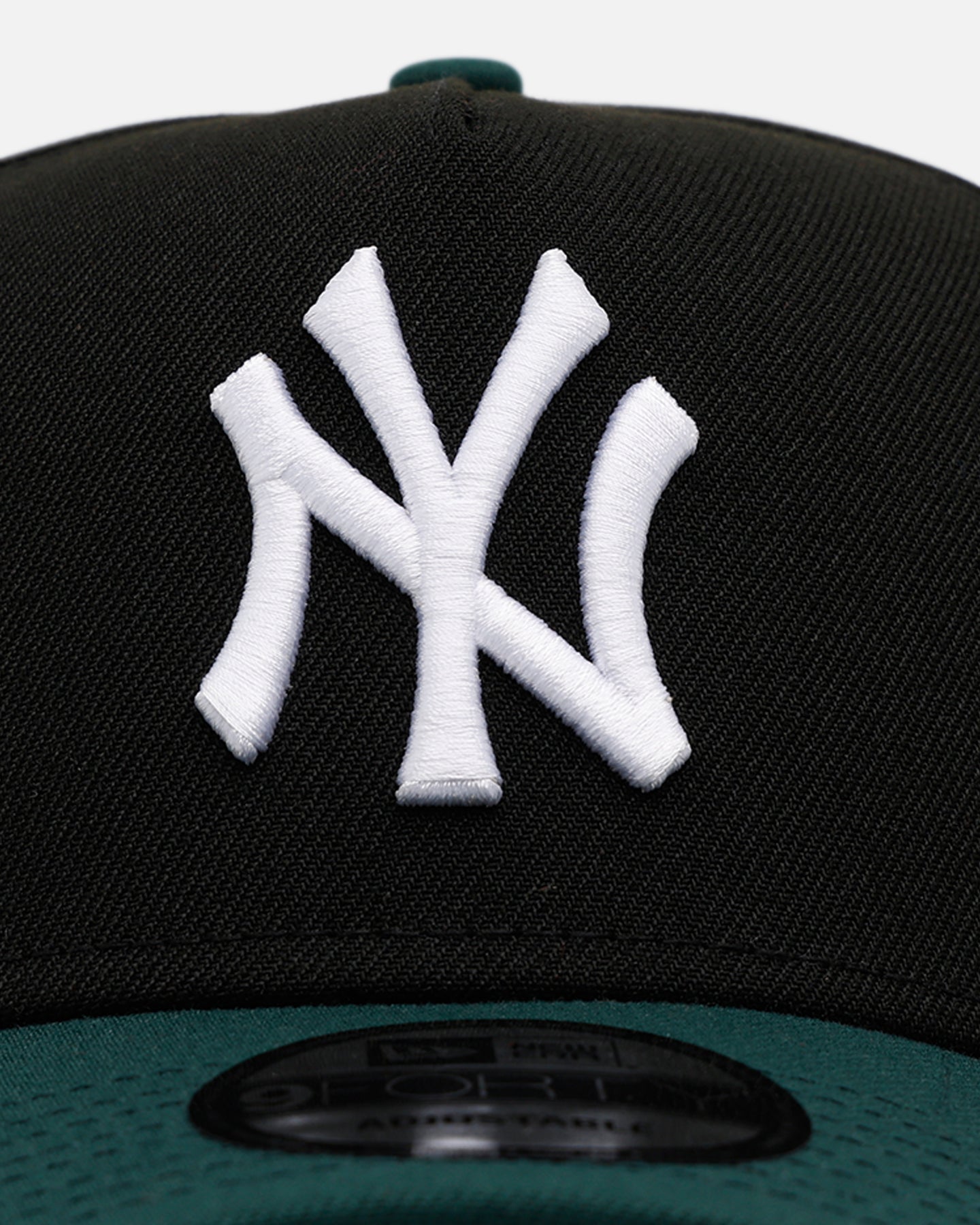 New Era New York Yankees 'Black Dark Green' 9FORTY A-Frame