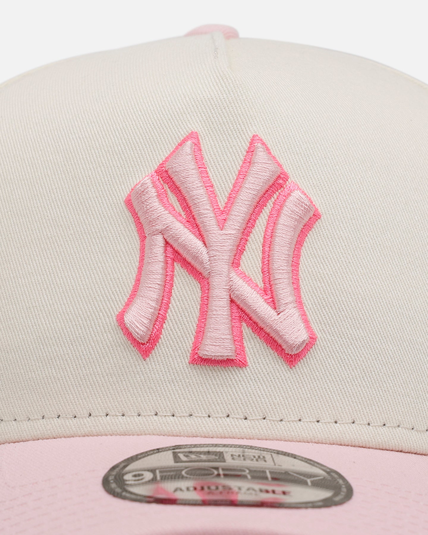 New Era New York Yankees 'Lover's Club' 9FORTY A-Frame Snapback
