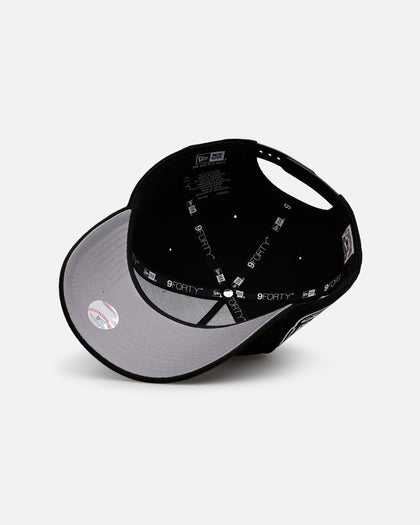 New Era Boston Red Sox 'Black White Upside Down Logo' 9FORTY A-Frame Snapback Black/White