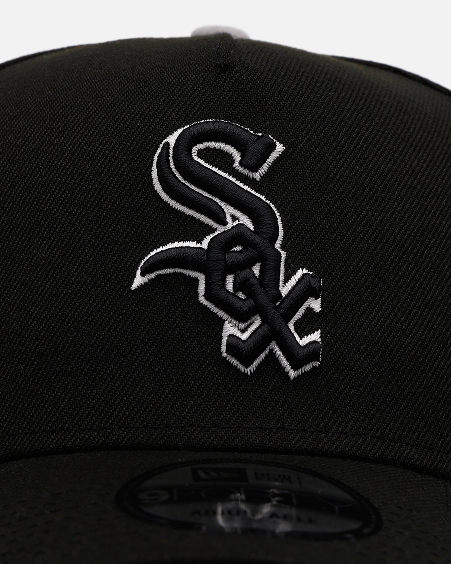 New Era Chicago White Sox 'Outline' 9FORTY A-Frame Snapback Black