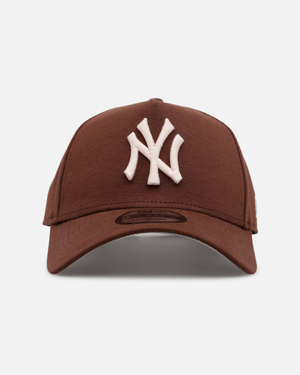 New Era New York Yankees 'Cozy 2.0' 9FORTY A-Frame Strapback Brown