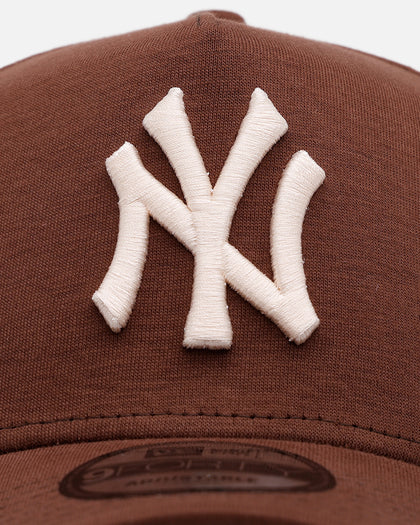 New Era New York Yankees 'Cozy 2.0' 9FORTY A-Frame Strapback Brown