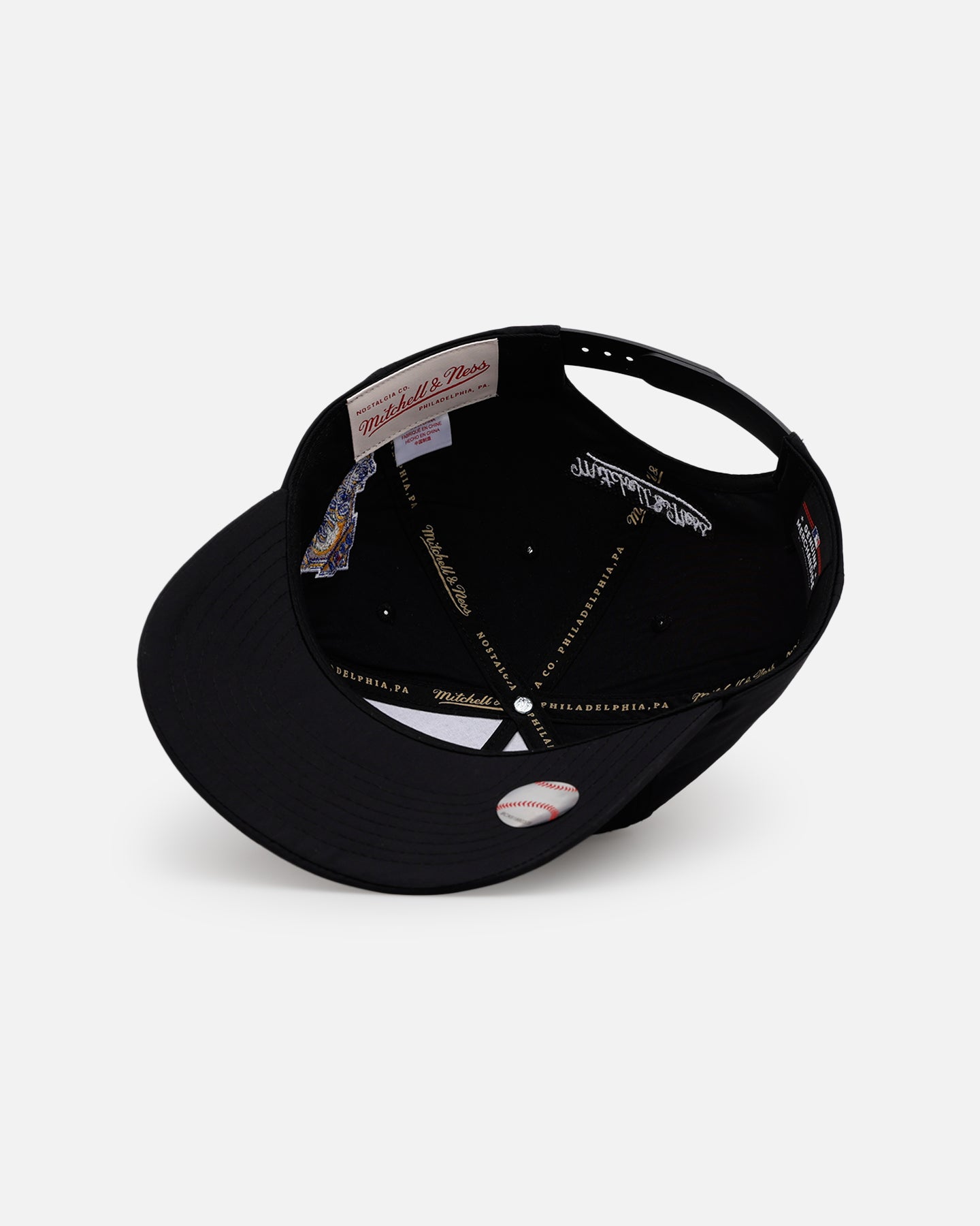 Mitchell & Ness New York Yankees 'Matte Nylon 2.0' Caddy Fit