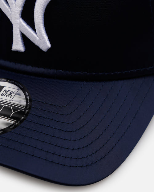New Era New York Yankees 'Team Color Satin' 9FORTY A-Frame Snapback Official Team Color