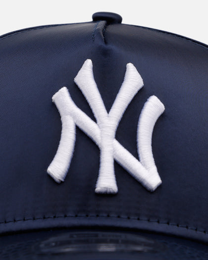New Era New York Yankees 'Team Color Satin' 9FORTY A-Frame Snapback Official Team Color