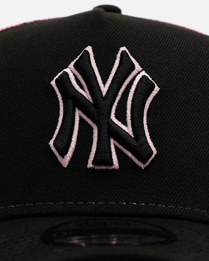 New Era New York Yankees 'Thoughtful' 9FORTY A-Frame Trucker Snapback Black/Pink