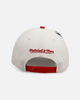 Mitchell & Ness Chicago Bulls 'Shark Tooth' Pro Pinch Snapback Cream/Red
