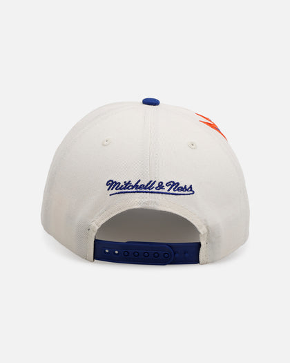 Mitchell & Ness New York Knicks 'Shark Tooth' Pro Pinch Snapback Cream/Blue