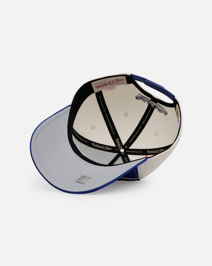 Mitchell & Ness New York Knicks 'Shark Tooth' Pro Pinch Snapback Cream/Blue