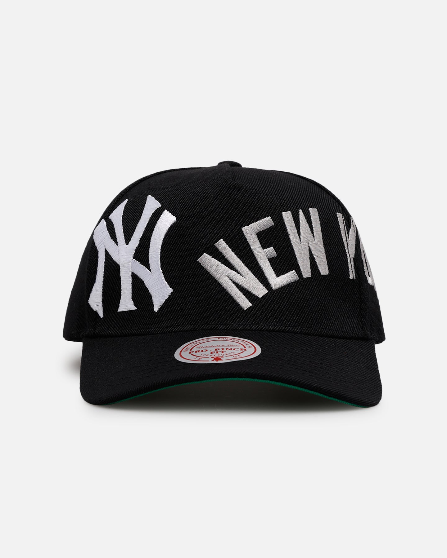 Mitchell & Ness New York Yankees 'Busted' Pro Pinch Snapback Black