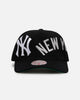 Mitchell & Ness New York Yankees 'Busted' Pro Pinch Snapback Black
