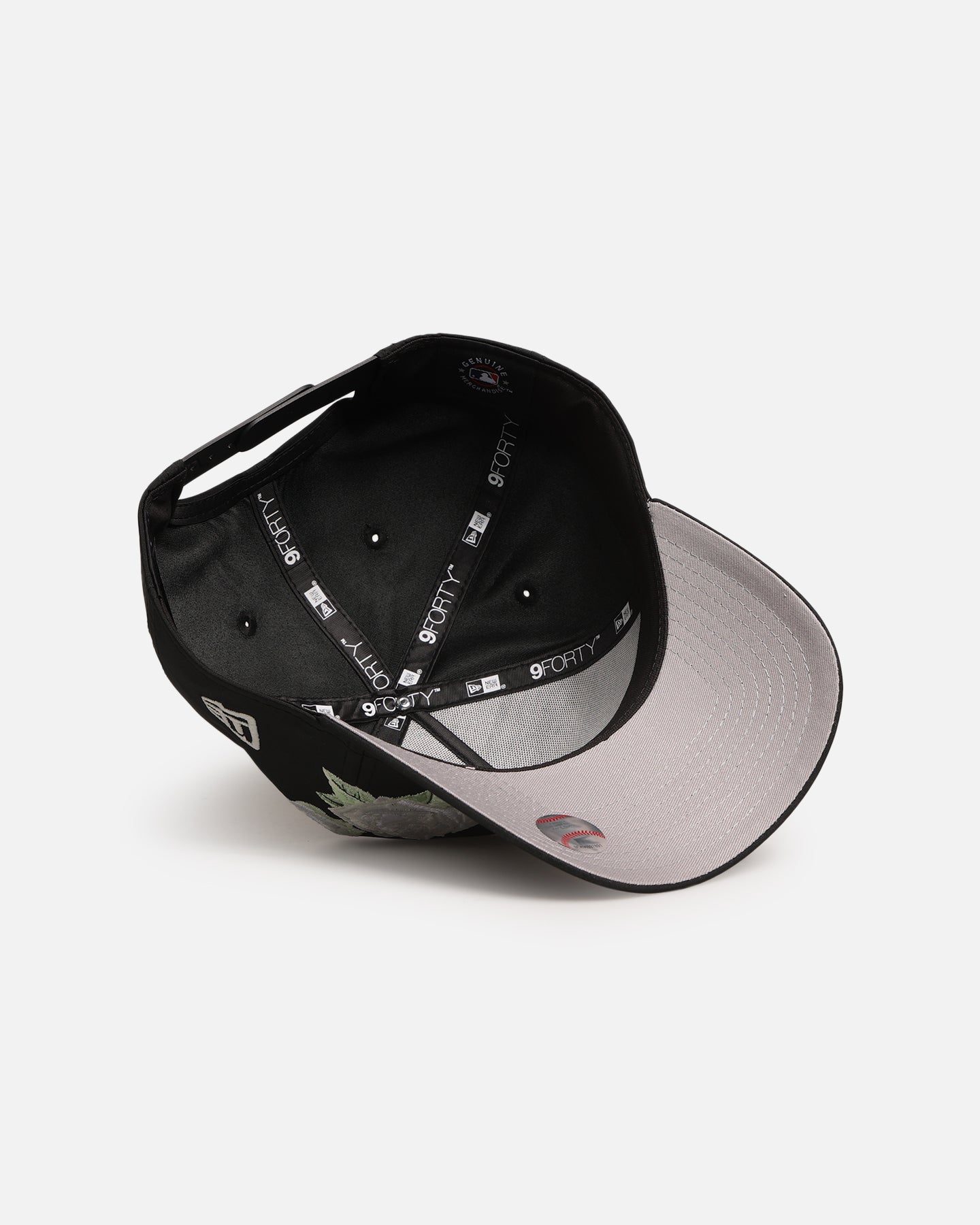 New Era New York Knicks 'Glow Rose' 9FORTY A-Frame Snapback Black