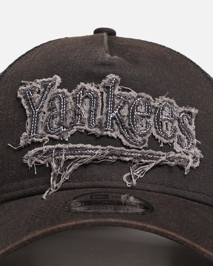 New Era New York Yankees 'Washed Fray' 9FORTY A-Frame Trucker Snapback Washed Grey