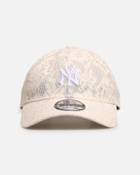 New Era New York Yankees 'Ivory Lace' 9TWENTY Strapback Ivory