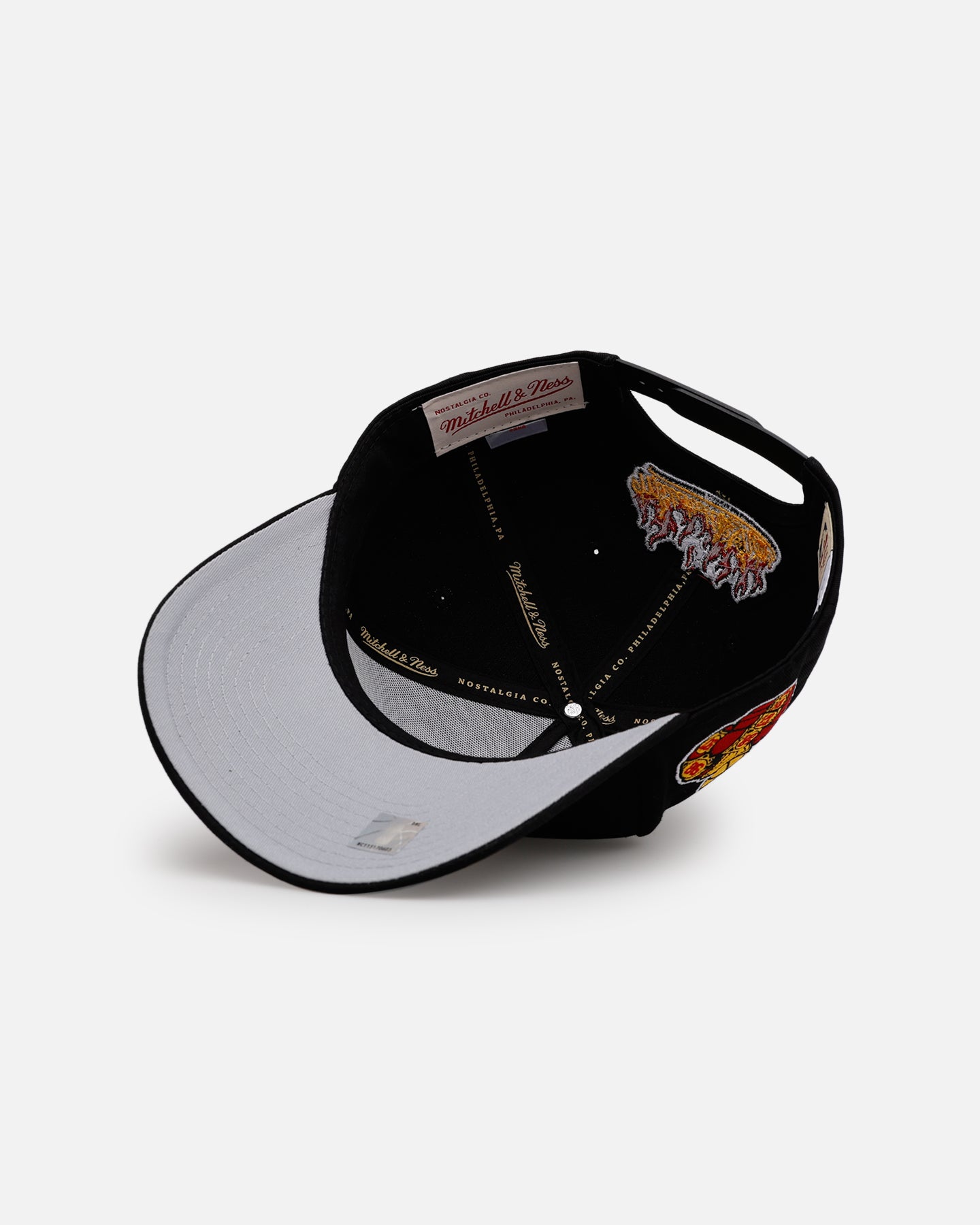 Mitchell & Ness Chicago Bulls 'On Fire' Pro Pinch Snapback