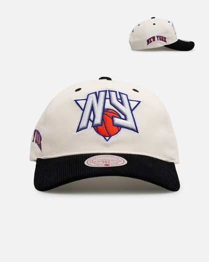 Mitchell & Ness New York Knicks 'Worldwide' Deadstock Snapback Egret
