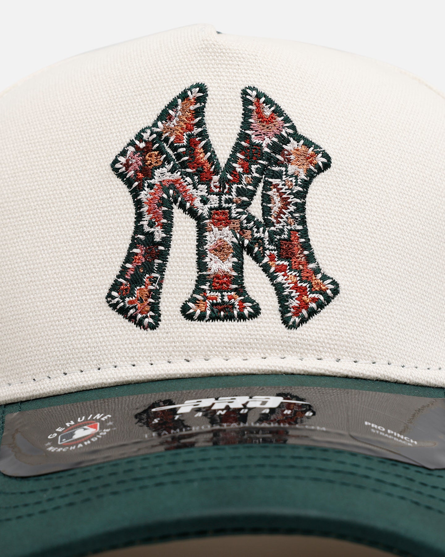 Pro Standard New York Yankees 'Tapestry 2.0' Pinch Front Strapback