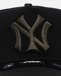 Pro Standard New York Yankees 'Gold Twist' Pro Pinch Strapback Black/Gold