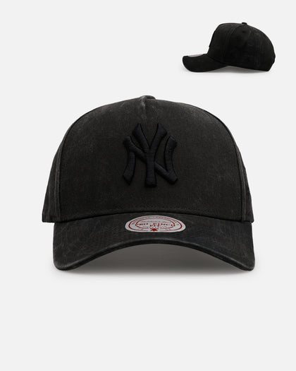 Mitchell & Ness New York Yankees 'Starburst' Pro Pinch Snapback Black