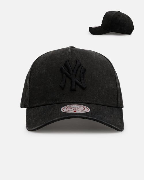 Mitchell & Ness New York Yankees 'Starburst' Pro Pinch Snapback Black