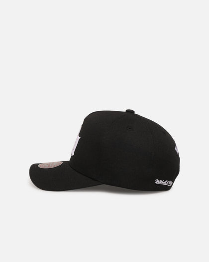 Mitchell & Ness Los Angeles Lakers 'Gothic Letter' Pro Pinch Snapback Black