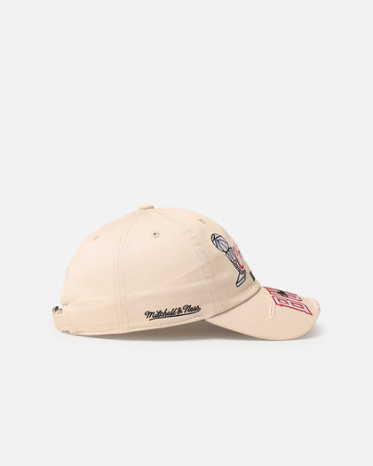 Mitchell & Ness Chicago Bulls 'Big Time' Dad Fit Strapback Bone