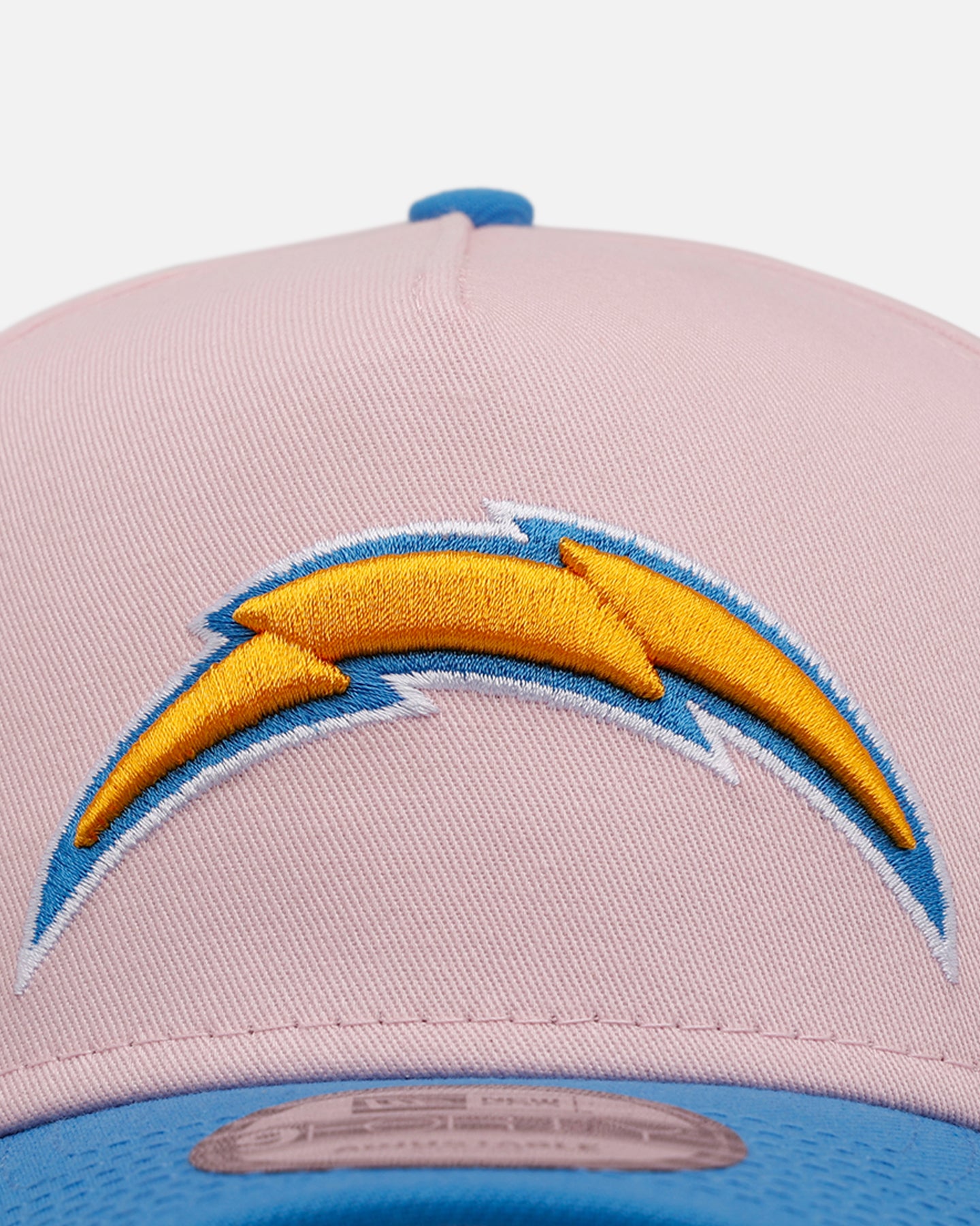 ☆P.G.C.D. ニューエラ フォンセ クレール アクア☆ New Era Los Angeles Chargers 'Pink Crown' 9FORTY A-Frame Snapback