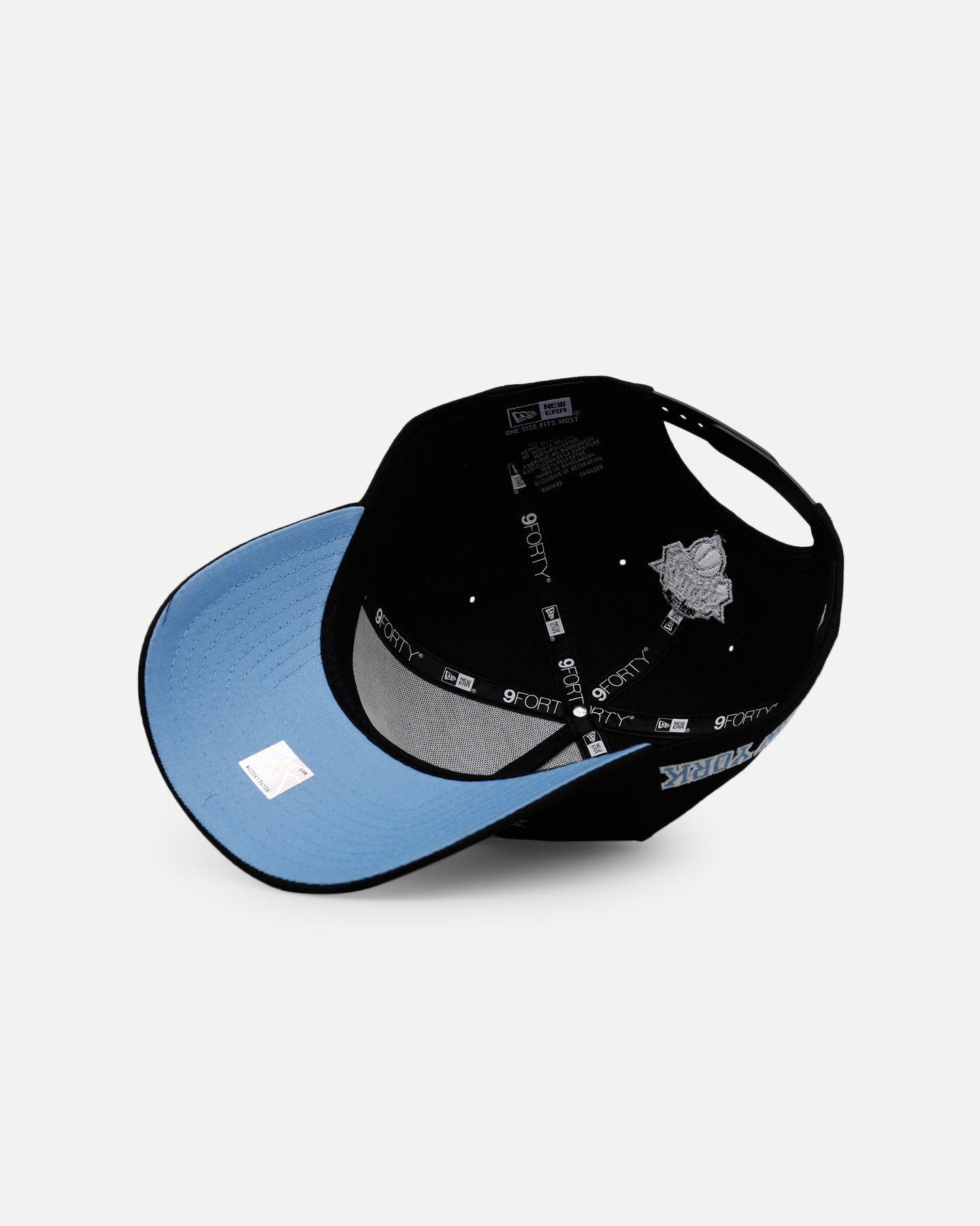 en 氷室 NYC EDITION New Era New York Knicks 'Cold As Ice' 9FORTY A-Frame Snapback