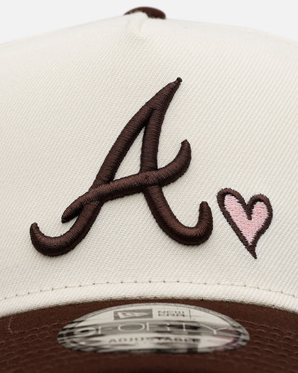 New Era Atlanta Braves 'Pink Satin Hearts Walnut' 9FORTY A-Frame Snapback Chrome/Walnut