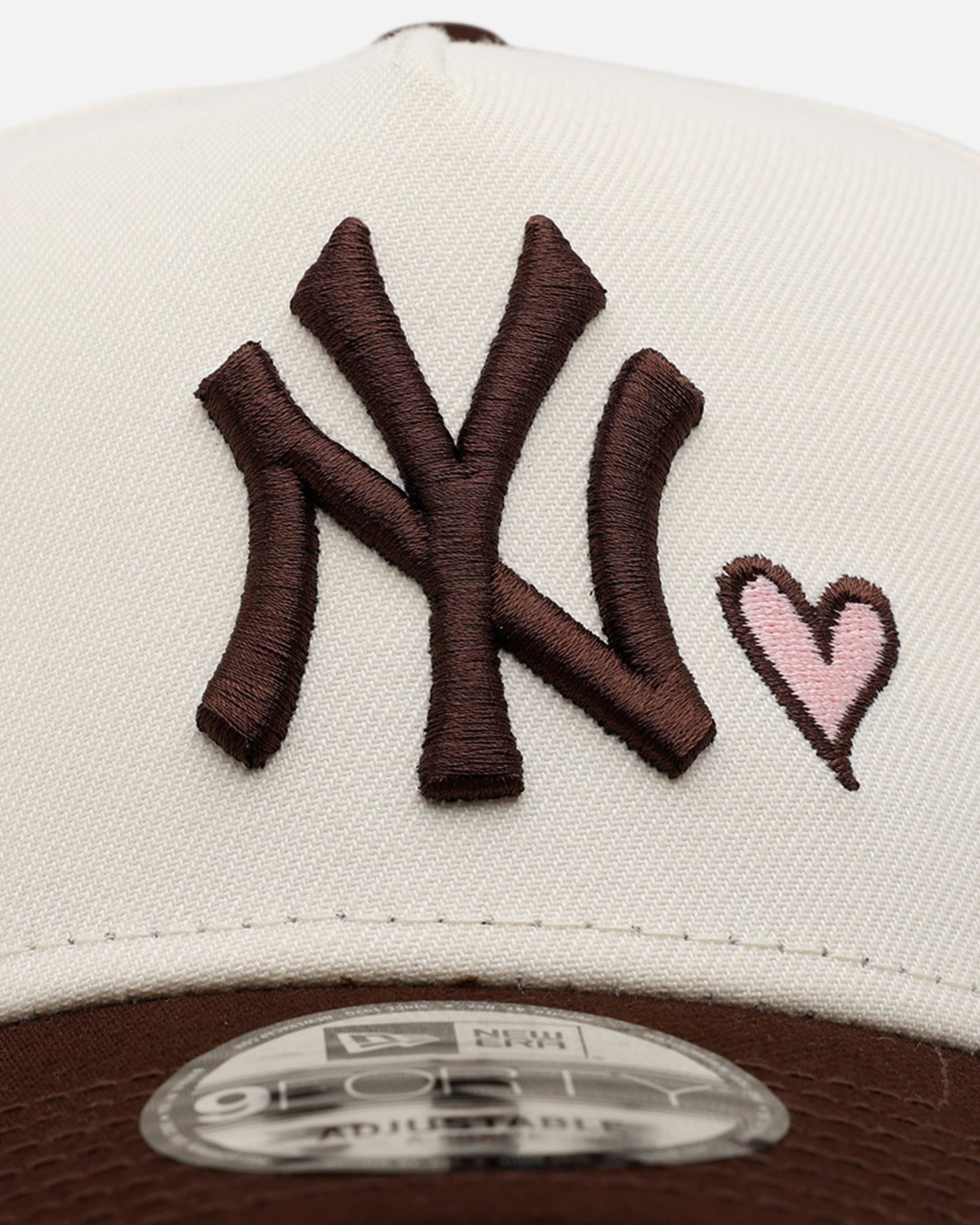 New Era New York Yankees 'Pink Satin Hearts Walnut' 9FORTY A-Frame