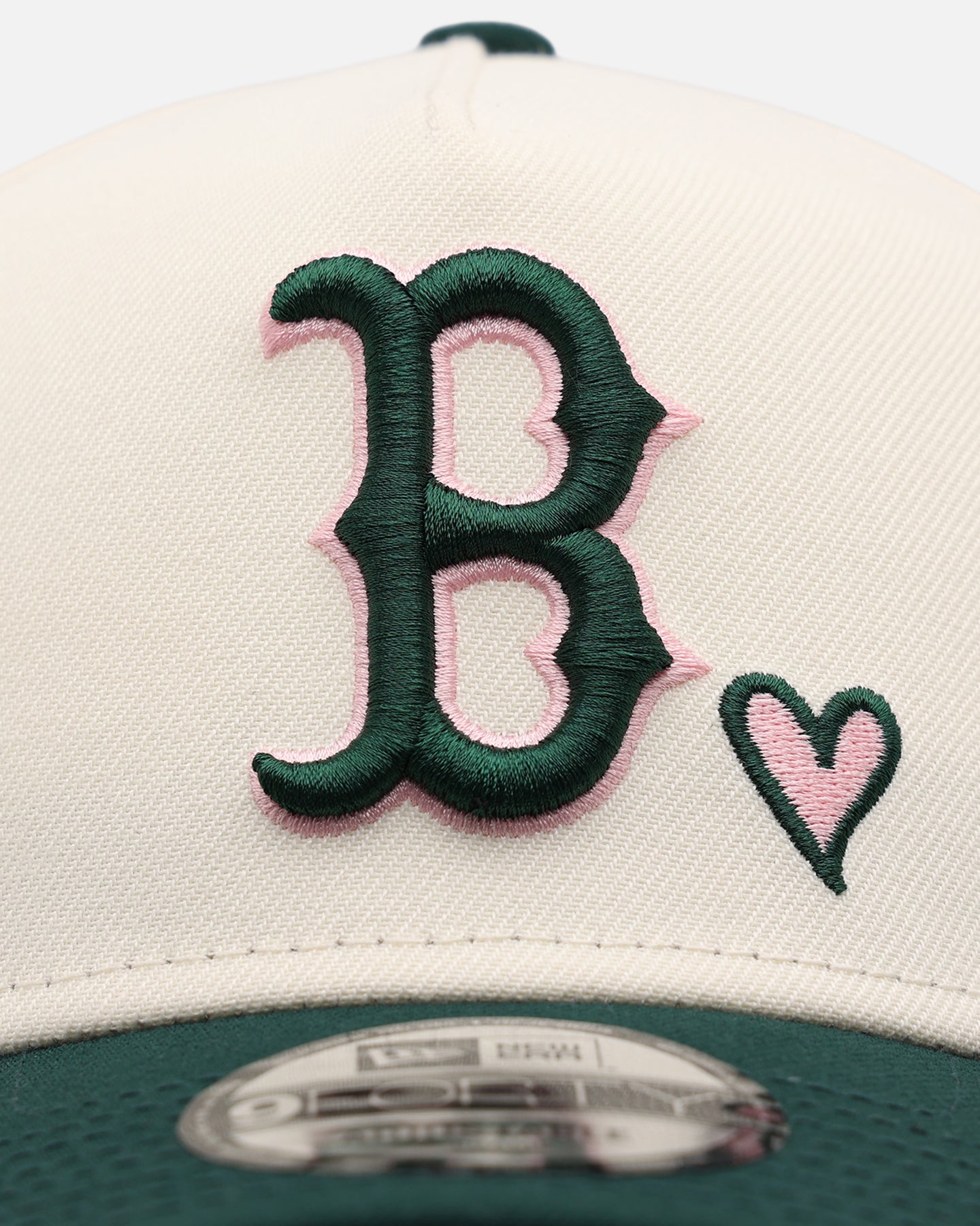 New Era Boston Red Sox 'Pink Satin Hearts Green' 9FORTY A-Frame