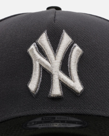 New Era New York Yankees 'Stealth 2.0' 9FORTY A-Frame Snapback Graphite